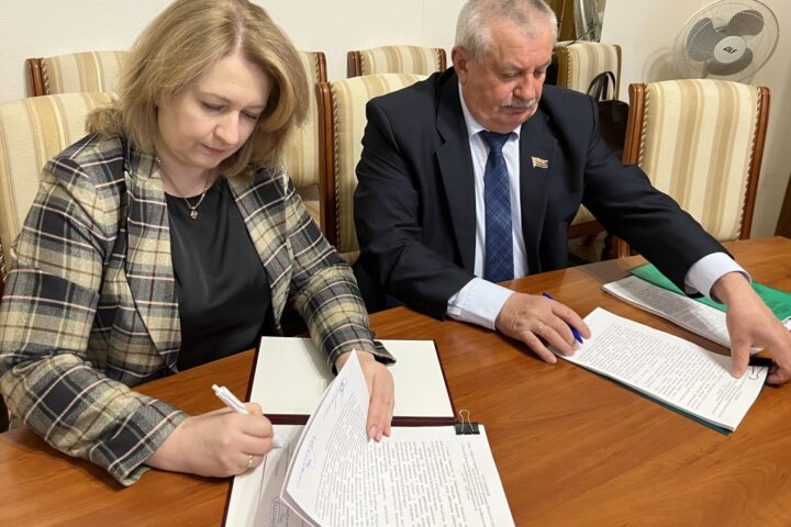 Подписано Соглашение между главным управлением по здравоохранению Минского облисполкома и отраслевым профсоюзом области